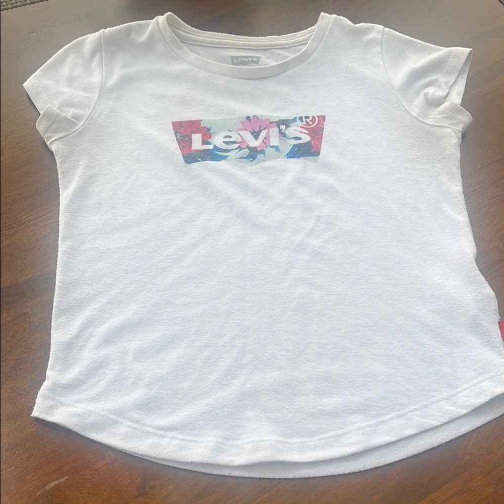 Levi's White Short Sleeve Tee with Graphic Design